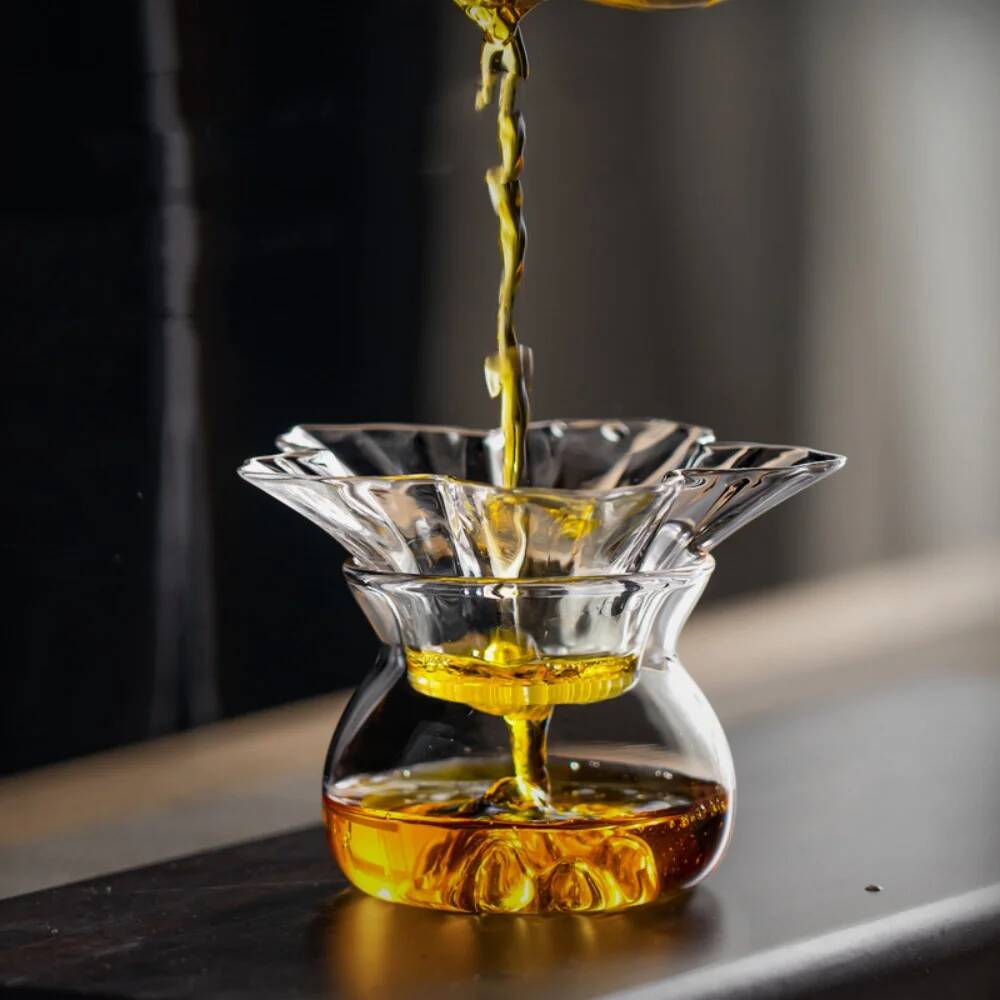 Coffee Tea And Leaf - 130 ミリリットルフラワーガラス茶こしホルダーベース付きファインメッシュフィルタールーズリーフティー用ゴンフーティーコーヒー飲料マスターカップ