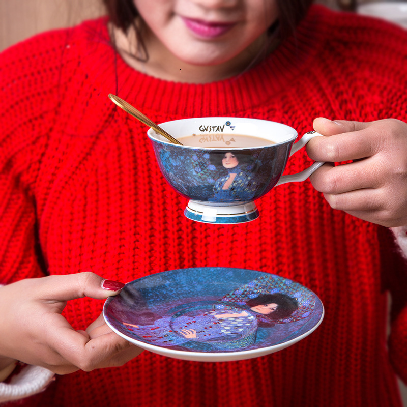 Coffee Tea World - 世界的に有名な画家グスタフ・クリムトの油絵「接吻」アートワーク コーヒーマグ トレイセット 無料スプーン 香り付きティーカップ タッセ
