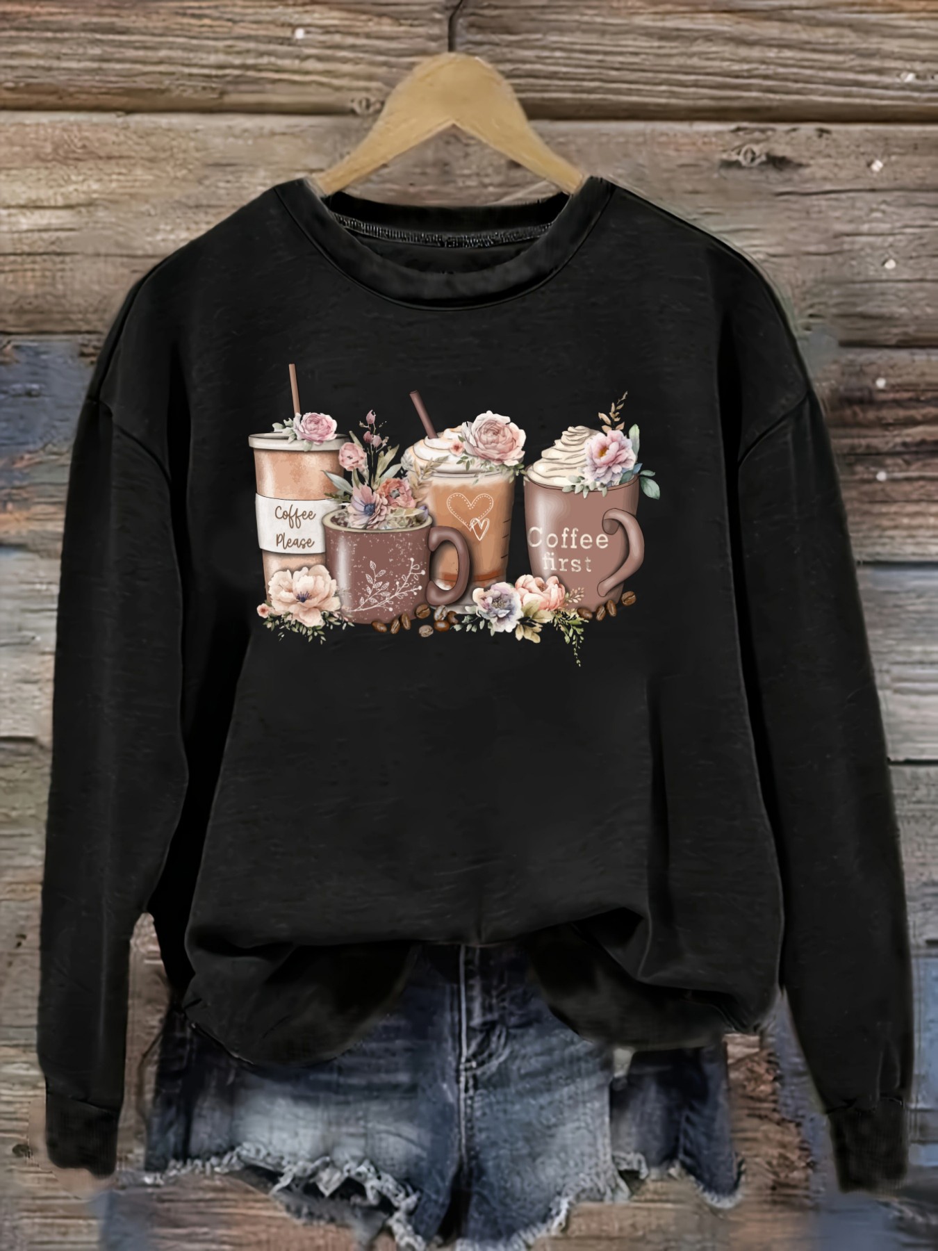Coffee & Tea Garden Lincoln Menu - レディースカジュアル長袖クルーネックTシャツ、コーヒーカップと花柄プリントデザイン、ラウンドネック婦人服、洗濯機で洗える、やや伸縮性あり、ゆったりフィット、春・秋・冬用レディースTシャツ、ハロウィンコスチューム衣装
