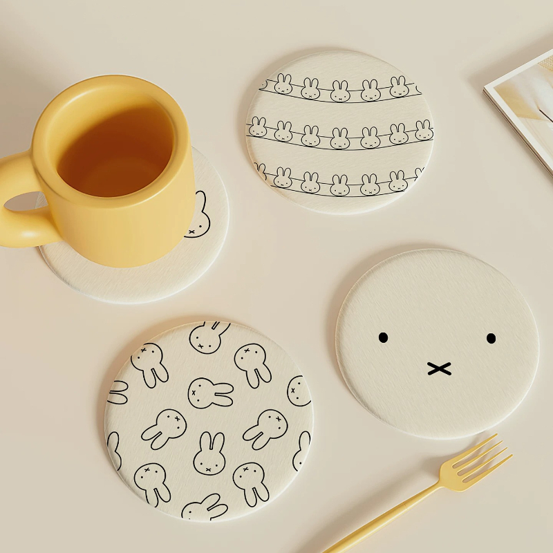 Good Coffee Tea - ミッフィーのかわいいアニメコースター、吸水性、断熱性、お茶用コースター、丸型コーヒーカップ用、オフィスや家庭用、シンプルでおしゃれで実用的