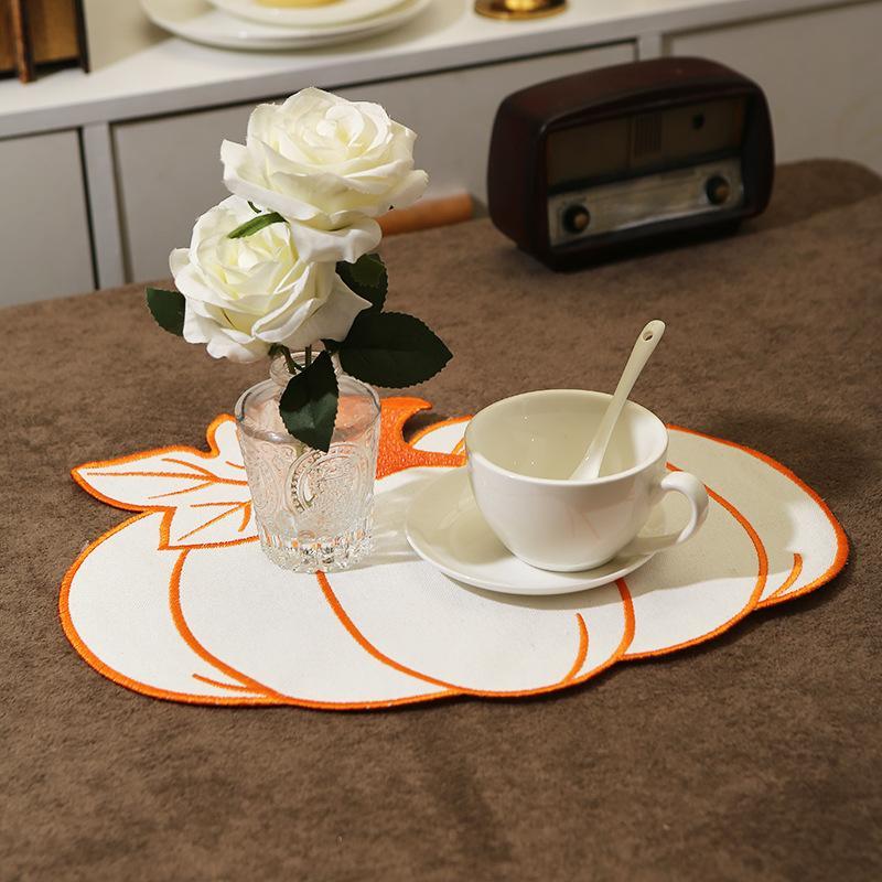 # ハロウィン刺繍リーフパンプキンプレースマット コットン＆ - Coffee Tea And Leaf のレビューと価格