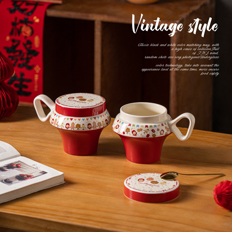 クリエイティブなセラミック製コーヒーカップ（蓋付き、赤色）朝 - Coffee Or Tea Please のレビューと価格