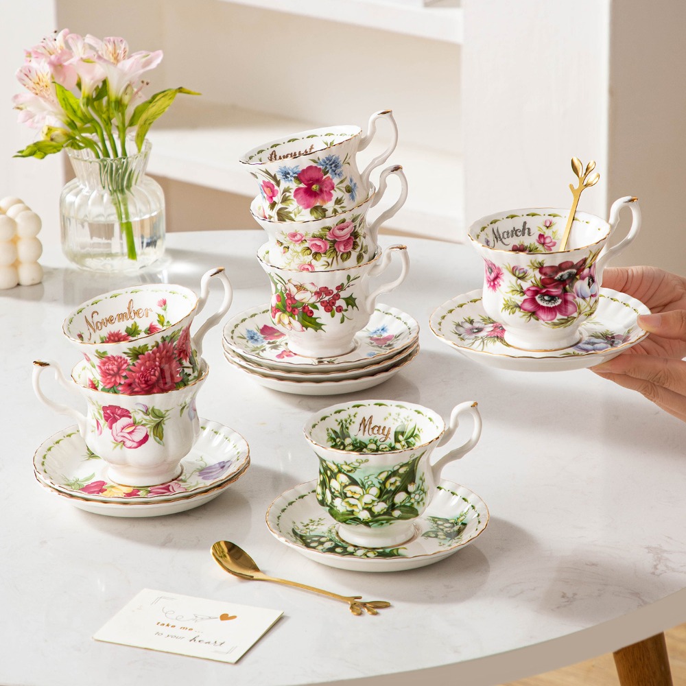 ヴィンテージ花柄磁器コーヒーカップ＆ソーサー、金縁のスズラン - Valley Tea And Coffee のレビューと価格