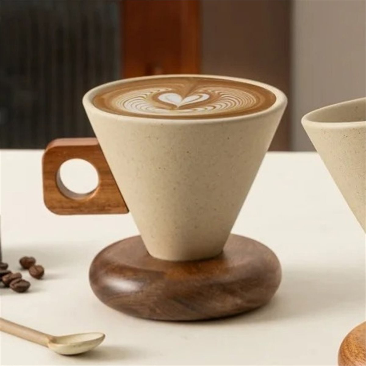 セラミックコーヒーカップ＆木製ベーススプーンセット レトロコ - Coffee & Tea Garden Lincoln Menu のレビューと価格